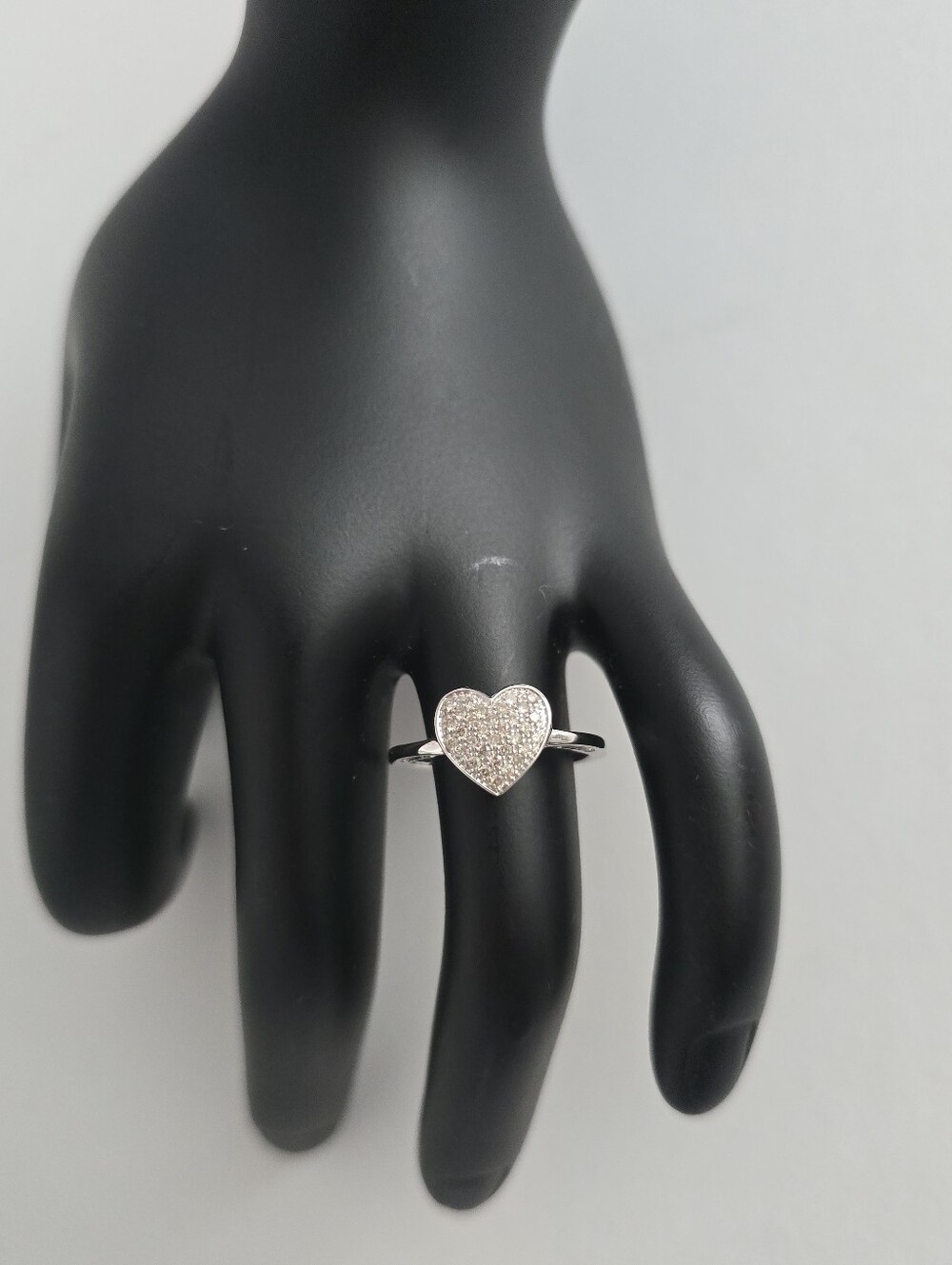 10k White Gold 0.20ct Natural Diamond Pavè Heart Ring
